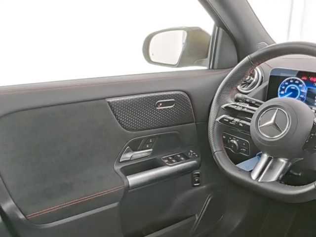 Mercedes-Benz EQA 300 4MATIC AMG Line