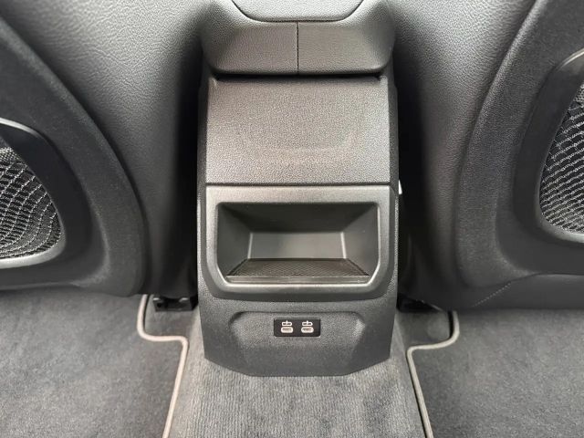 BMW 118 118i Sedan Sport Line