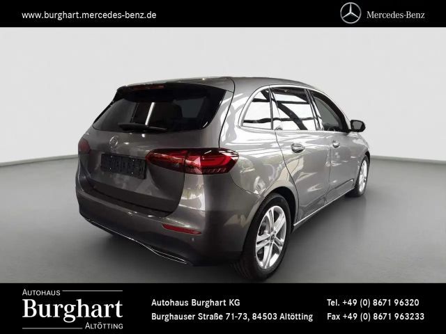 Mercedes-Benz B 200 Progressive Sedan