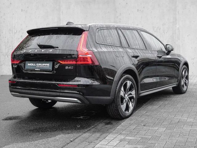 Volvo V60 Cross Country AWD Plus