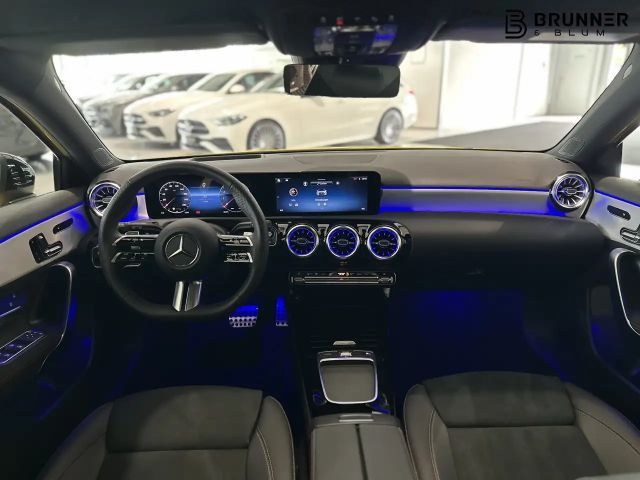 Mercedes-Benz A 220 4MATIC AMG Line