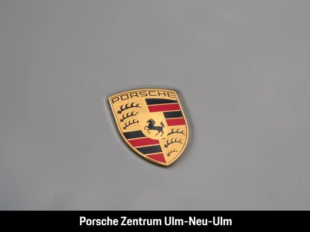 Porsche 992 4 Cabrio Carrera GTS