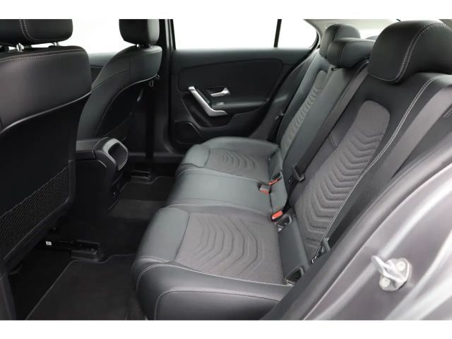 Mercedes-Benz A 200 Progressive