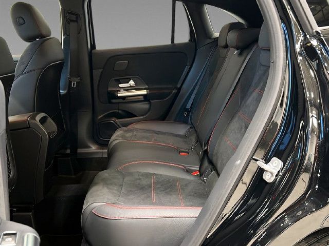 Mercedes-Benz GLA 200 AMG Line