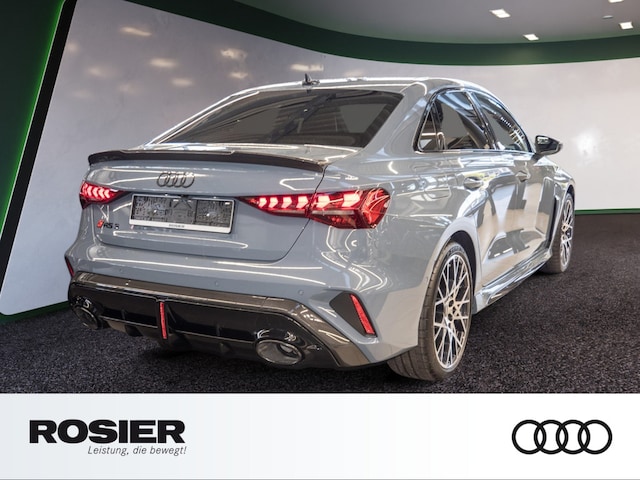 Audi RS3 Quattro S-Tronic Sedan
