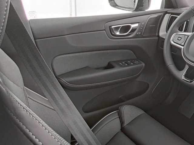 Volvo XC60 AWD Dark Plus