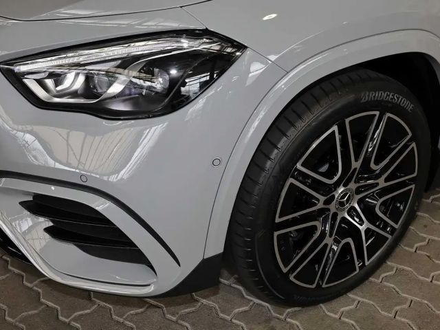 Mercedes-Benz GLA 200 AMG Line