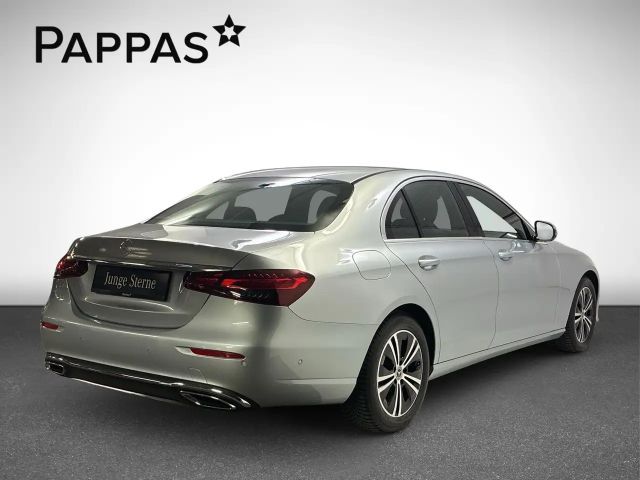 Mercedes-Benz E 220 E 220 d Sedan