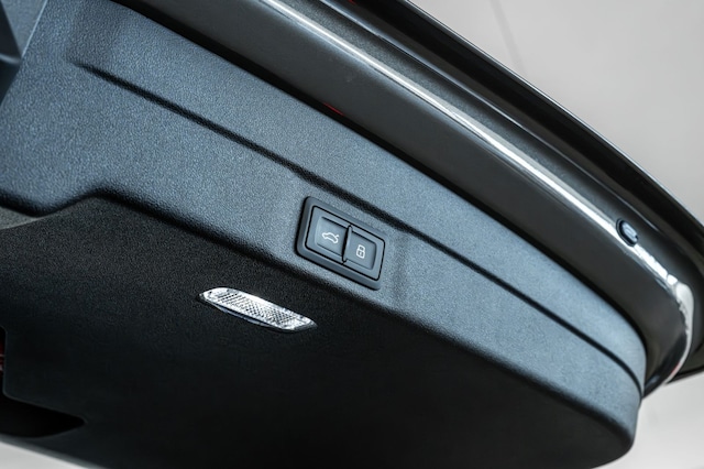 Audi A6 Avant Quattro S-Tronic