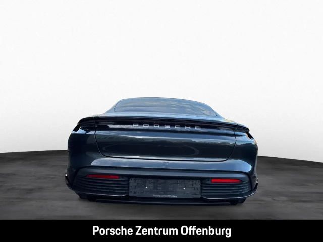 Porsche Taycan Turbo