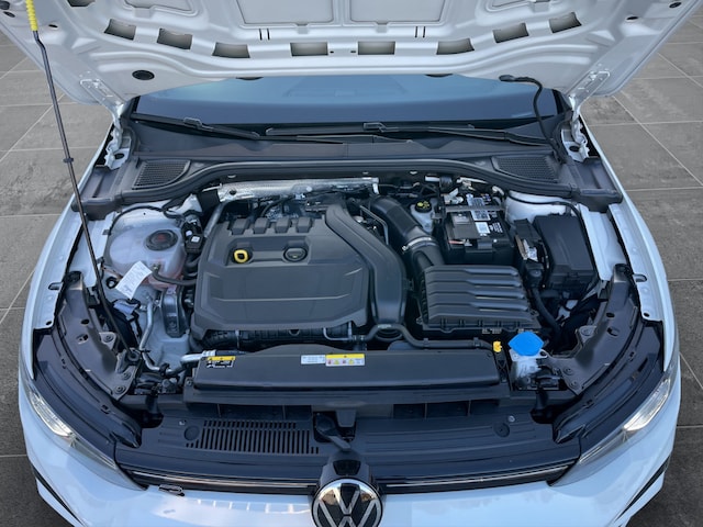 Volkswagen Golf 1.5 TSI Golf VIII R-Line Style