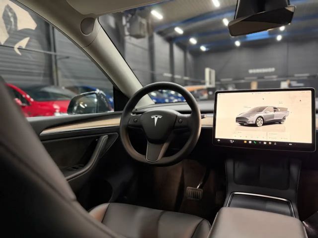 Tesla Model Y AWD Long Range