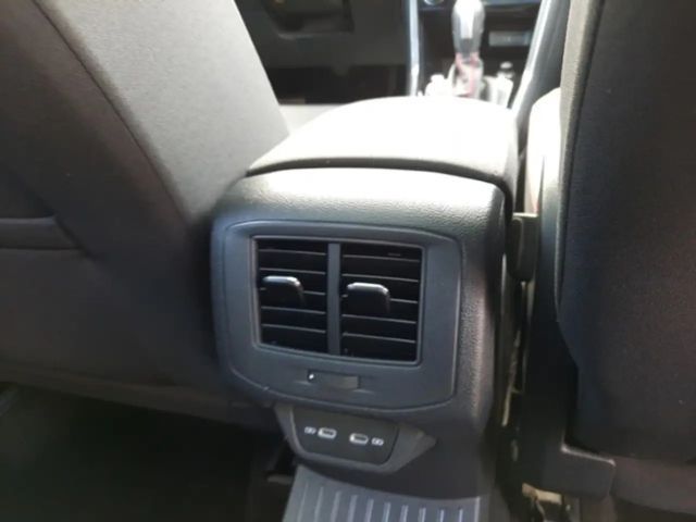 Volkswagen T-Roc 1.5 TSI DSG R-Line Sport