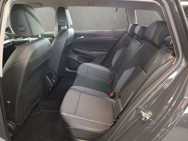 Volkswagen Golf Life Variant