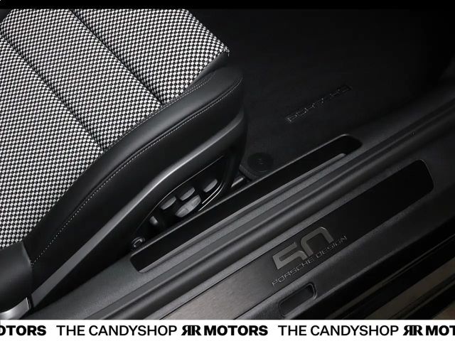 Porsche 911 4 Cabrio GTS Targa