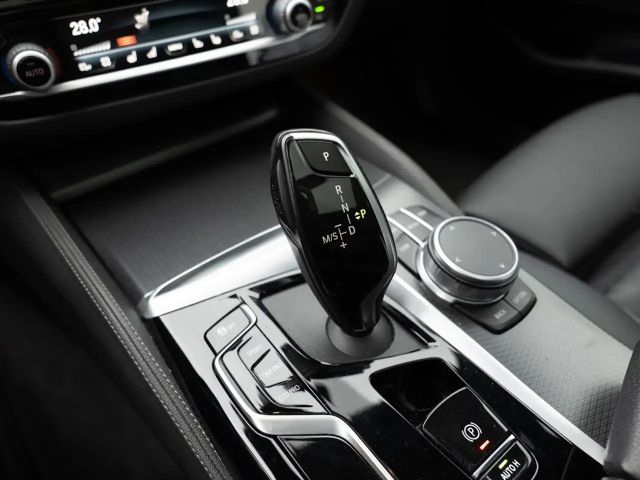 BMW 520 520d M-Sport Touring xDrive