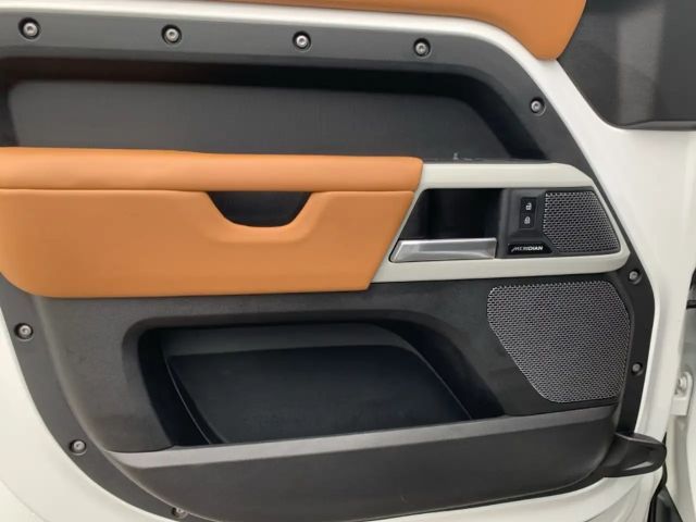 Land Rover Defender 110 AWD D300 Dynamic HSE