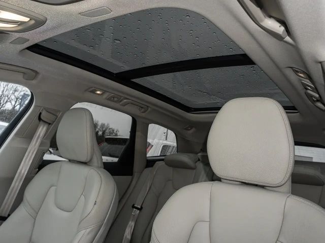 Volvo XC60 Dark Plus