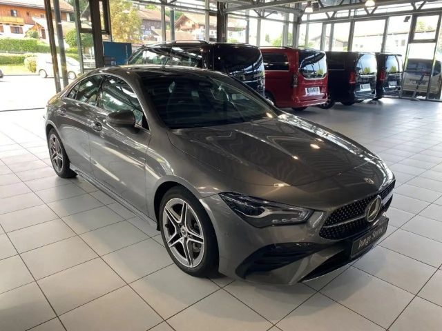 Mercedes-Benz CLA 200 AMG Line Coupé