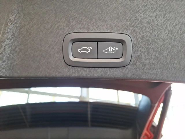 Volvo XC40 Core Recharge