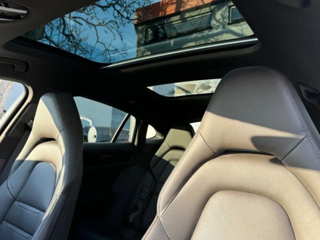 Porsche Panamera 4 E-Hybrid
