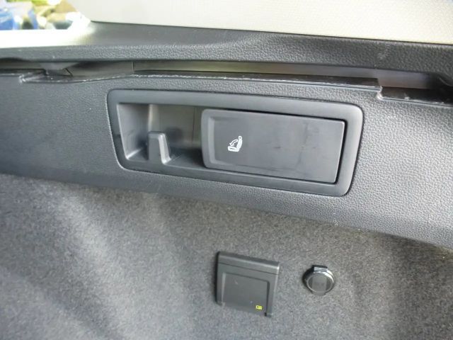 Volkswagen Golf Life Variant