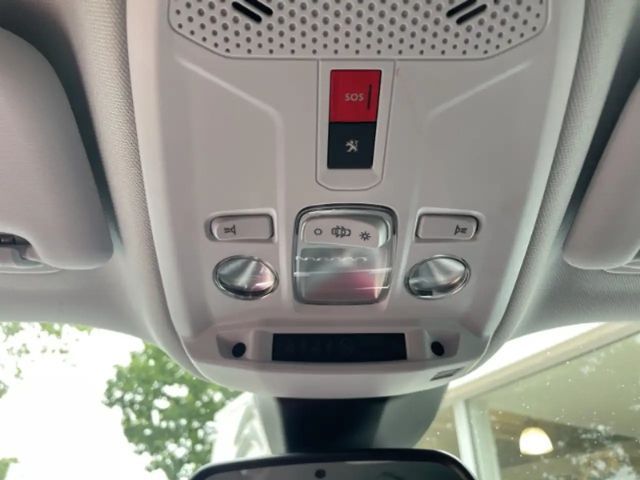 Peugeot E-2008 Allure Pack