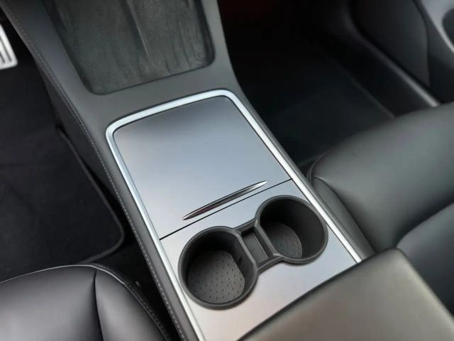 Tesla Model 3 AWD Performance