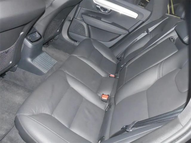 Volvo V90 AWD Dark Plus T6