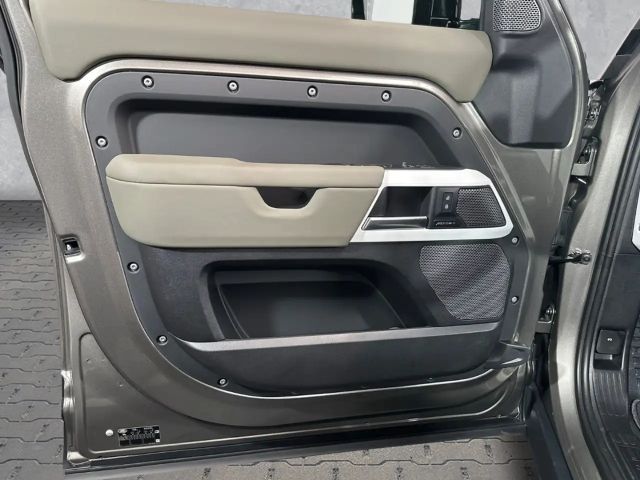 Land Rover Defender 110 P400 SE