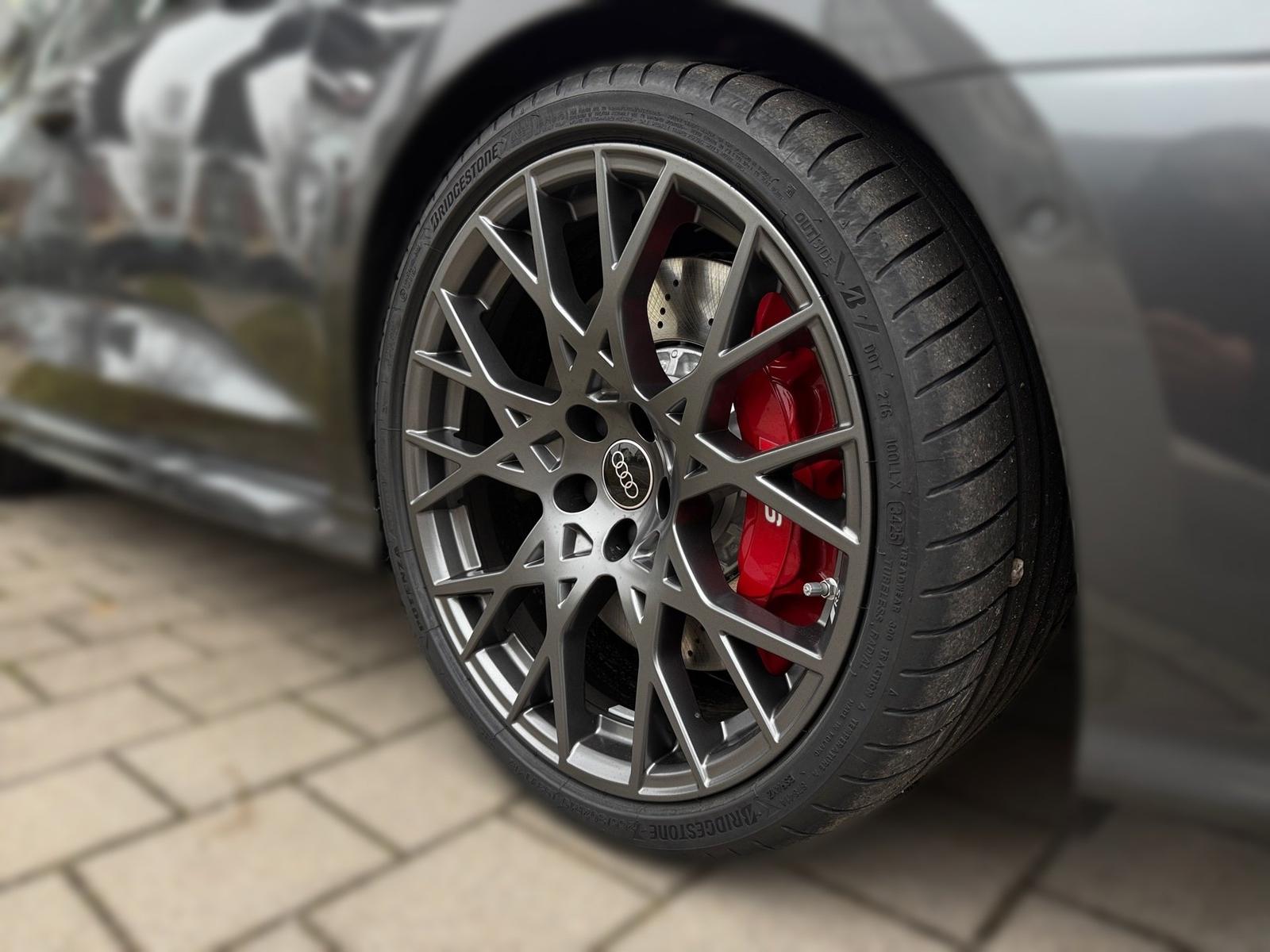 Audi RS3 Quattro S-Tronic Sedan