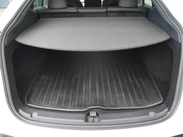 Tesla Model Y AWD Long Range