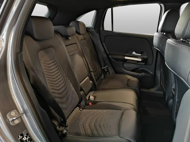 Mercedes-Benz GLA 180 Progressive