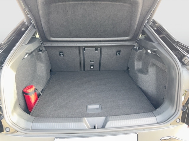 Volkswagen ID.5 AHK AREA VIEW MATRIX WÄRMEPUMPE LED NAVI ALU