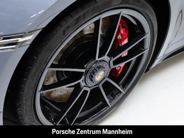 Porsche 992 4 Coupé GTS Targa