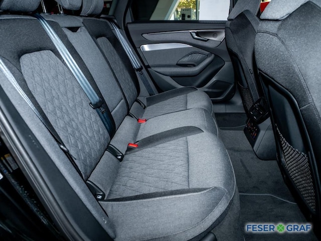 Audi A6 Avant Quattro S-Tronic