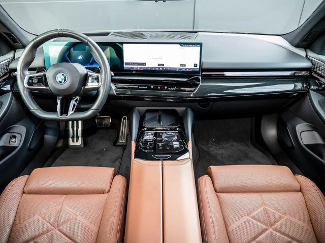 BMW 530 530e M-Sport Sedan