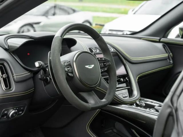 Aston Martin DBX 707
