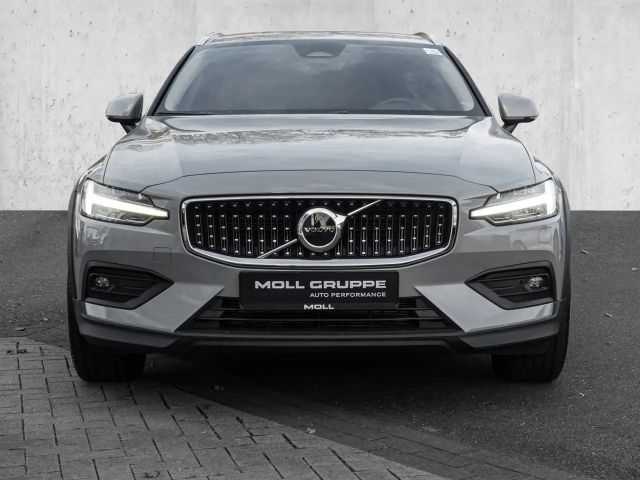 Volvo V60 Cross Country AWD Plus