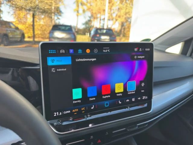 Volkswagen Golf 1.5 eTSI DSG Golf VIII Variant