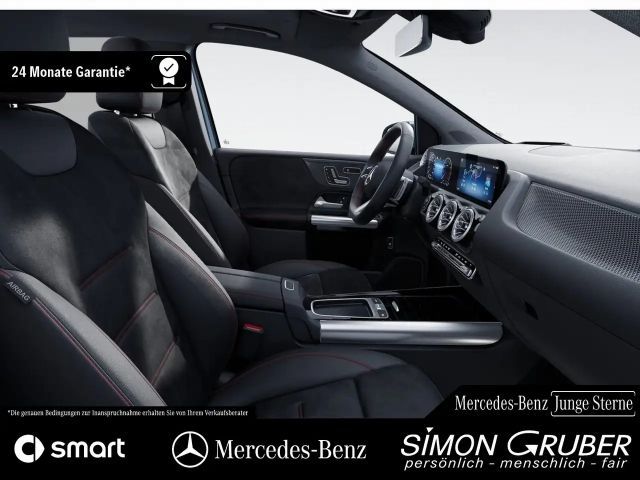 Mercedes-Benz B 200 AMG Line Sedan