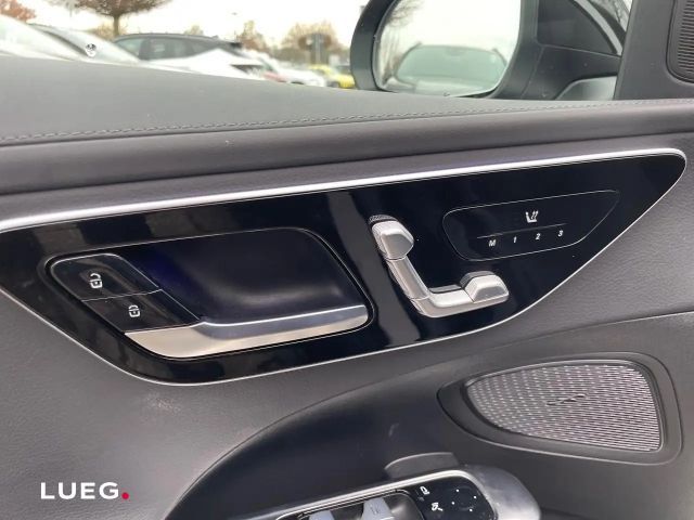 Mercedes-Benz C 200 AMG Line Sedan