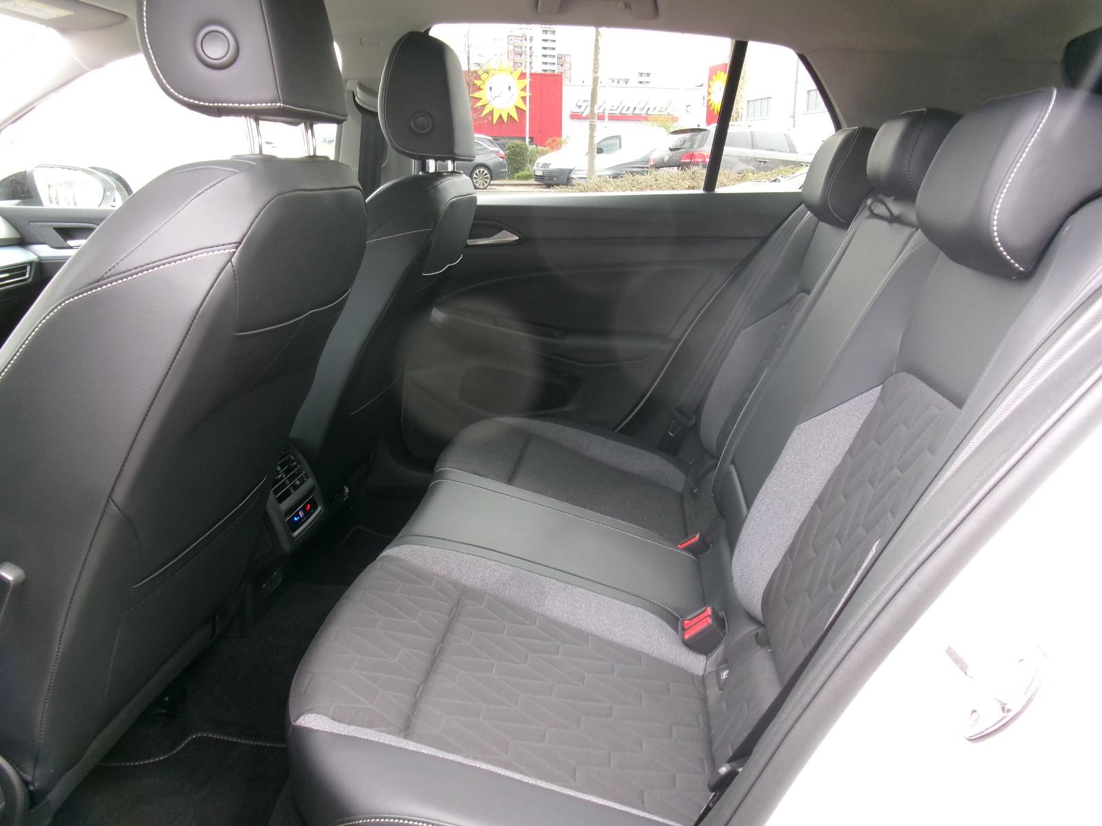 Volkswagen Golf 1.5 eTSI DSG IQ.Drive Life