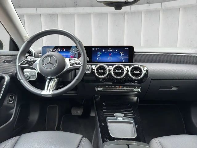 Mercedes-Benz CLA 180 Progressive