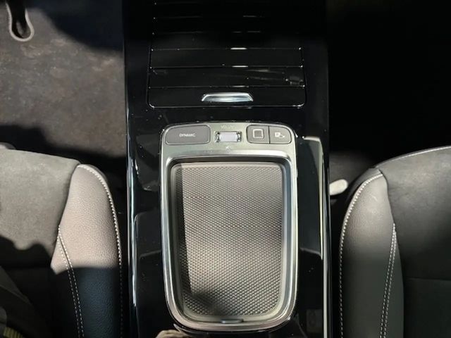 Mercedes-Benz A 200 AMG Line