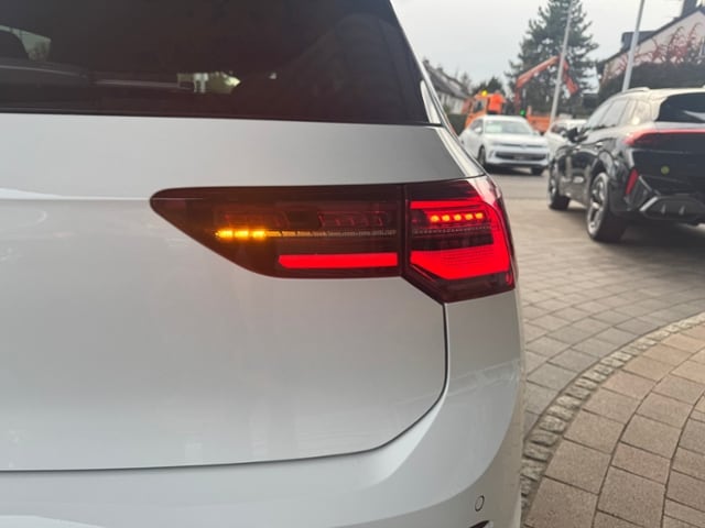 Volkswagen Golf 2.0 TSI DSG Golf VIII