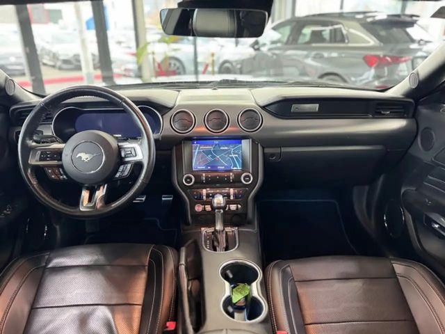 Ford Mustang Fastback GT 5.0 V8