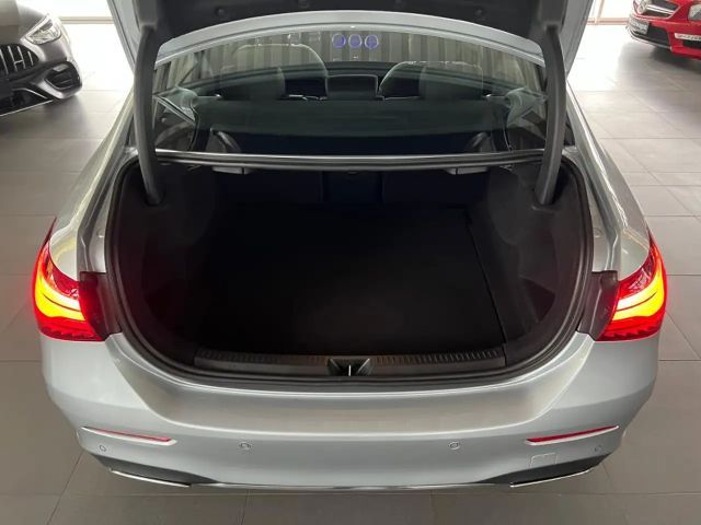 Mercedes-Benz A 180 AMG Line