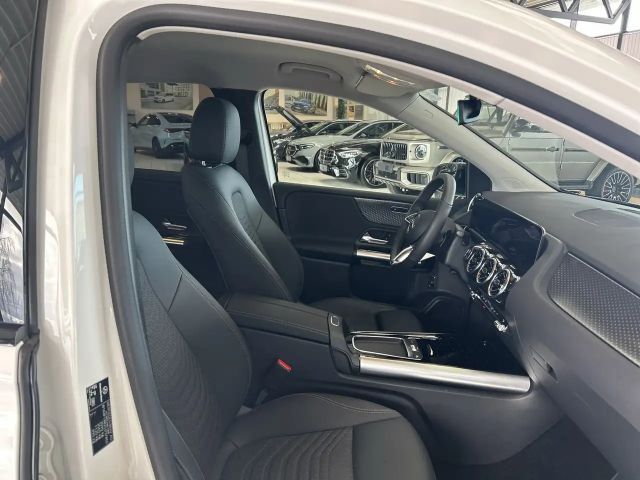 Mercedes-Benz B 180 B 180 d Progressive Sedan