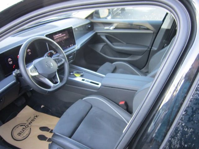 Volkswagen Passat 1.5 eTSI Business Variant